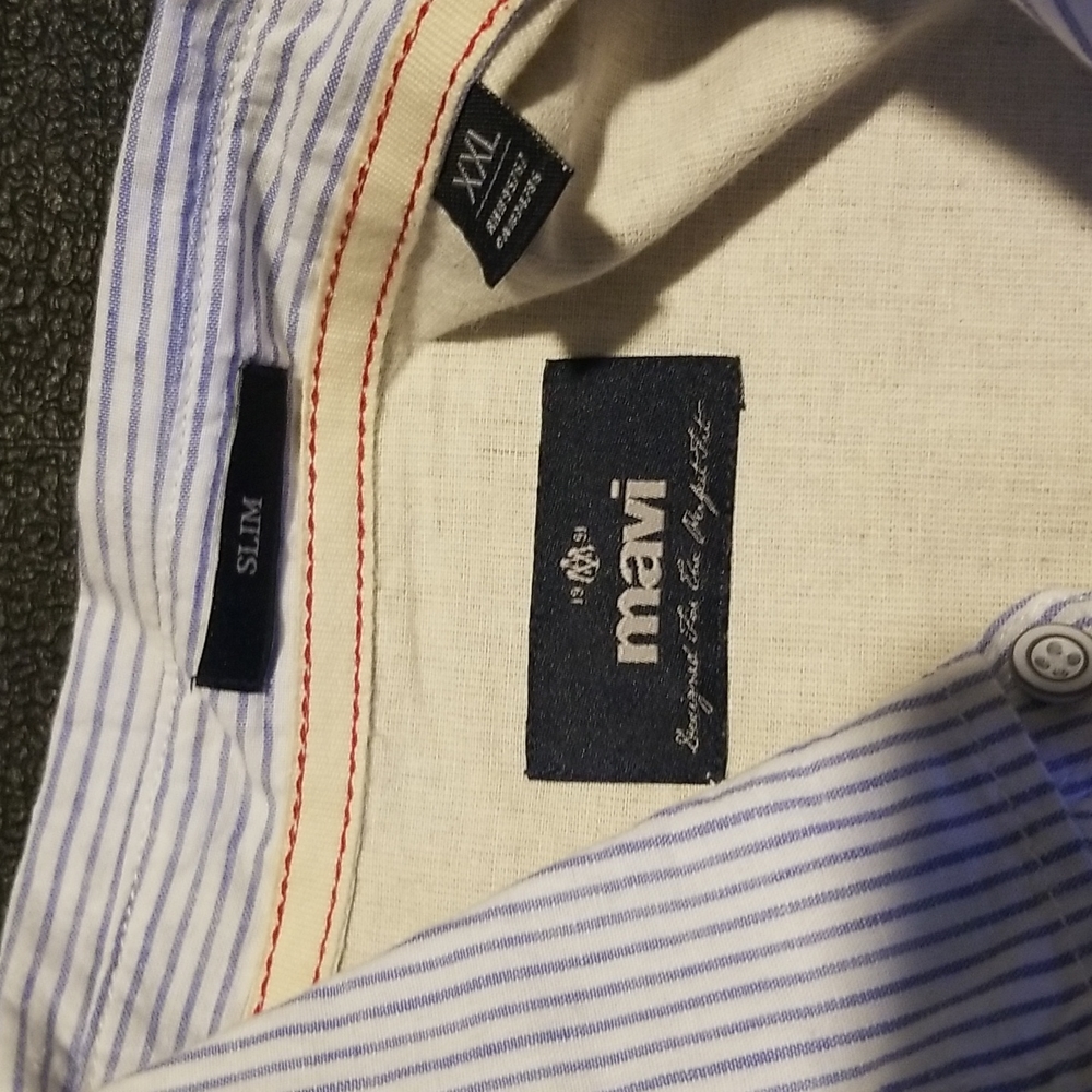 💥Brand new no tags mens long sleeve dress shirt white w/light blue pin strips - Picture 2 of 3